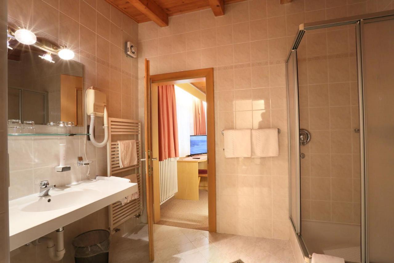 Alpenhotel Ratsberg 1650M Dobbiaco Luaran gambar