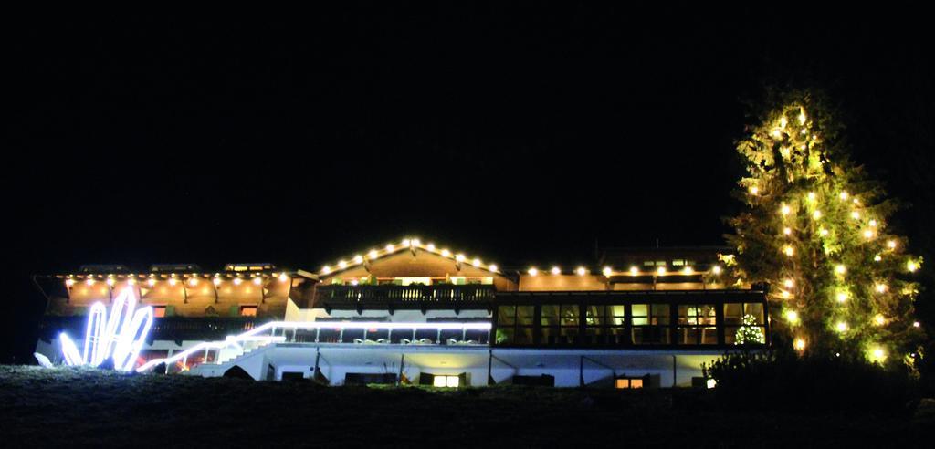 Alpenhotel Ratsberg 1650M Dobbiaco Luaran gambar